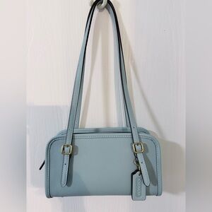 Coach GLV SWING ZIP 20light blue NWT